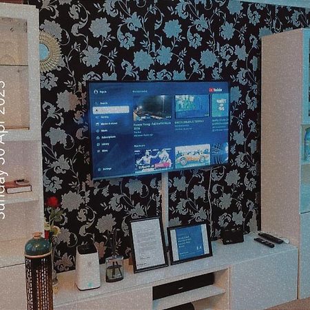 Lovely 2 Bed Flat/Apt In East London- Nice Estate. Dagenham Buitenkant foto