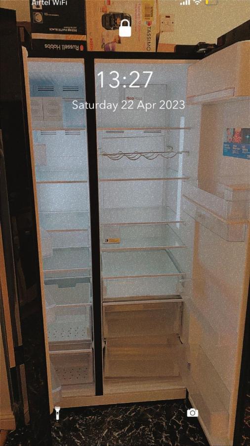 Lovely 2 Bed Flat/Apt In East London- Nice Estate. Dagenham Buitenkant foto