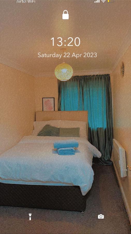 Lovely 2 Bed Flat/Apt In East London- Nice Estate. Dagenham Buitenkant foto